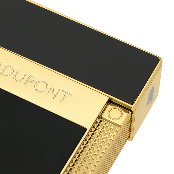 Lacquered lighter